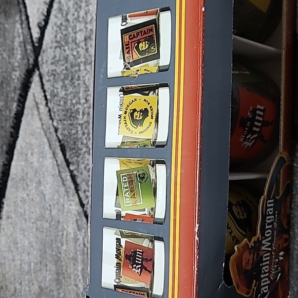 VINTAGE CAPTAIN MORGAN OFFICIAL CREW GEAR SET-OF-4 13.5OZ GLASSES - Picture 5 of 10